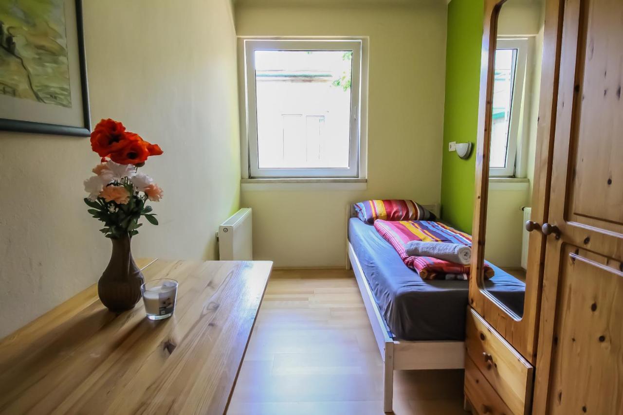 Economic Sb Apartment Вена Экстерьер фото